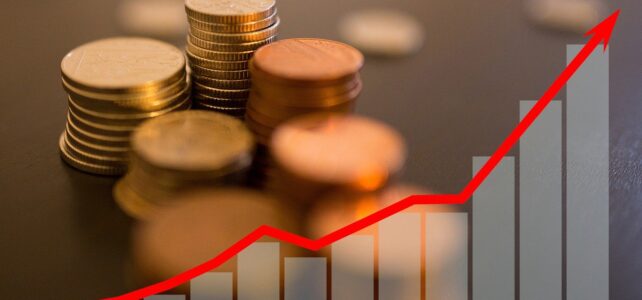 Ještě letos téměř jistě padne magická hranice a průměrná mzda bude nad 50 tisíc Ještě letos téměř jistě padne magická hranice a průměrná mzda bude nad 50 tisíc